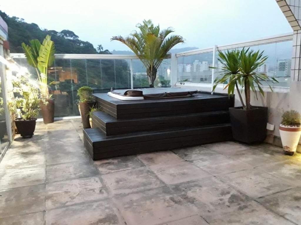  Cobertura com jacuzzi ao lado da praia