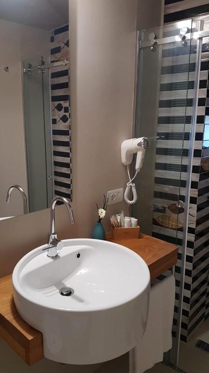 A bathroom at B&B VISTAZZURRA - Casa Saldarelli
