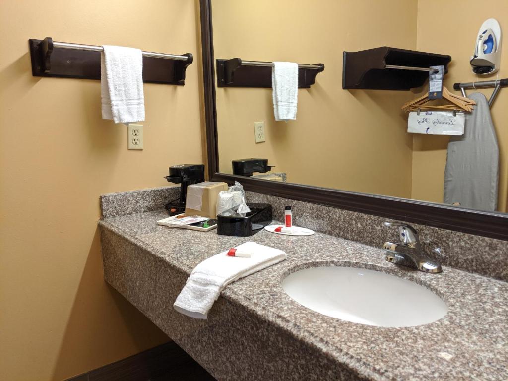 Koupelna v ubytování Super 8 by Wyndham Houston/Willowbrook Hwy 249