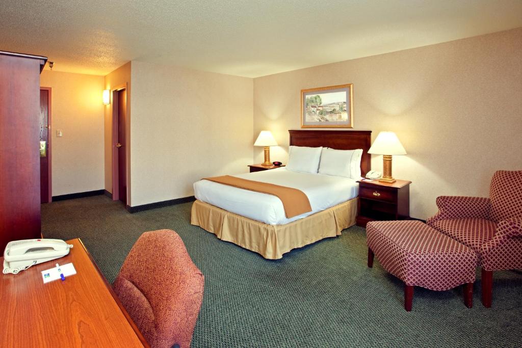 Holiday Inn Express and Suites Pittsburgh West Mifflin by IHG photo