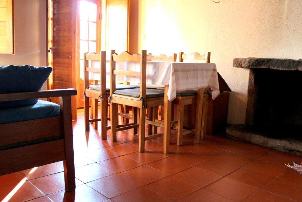 Posezení v ubytování Comfortable Apartment in Seia with Terrace and Fireplace