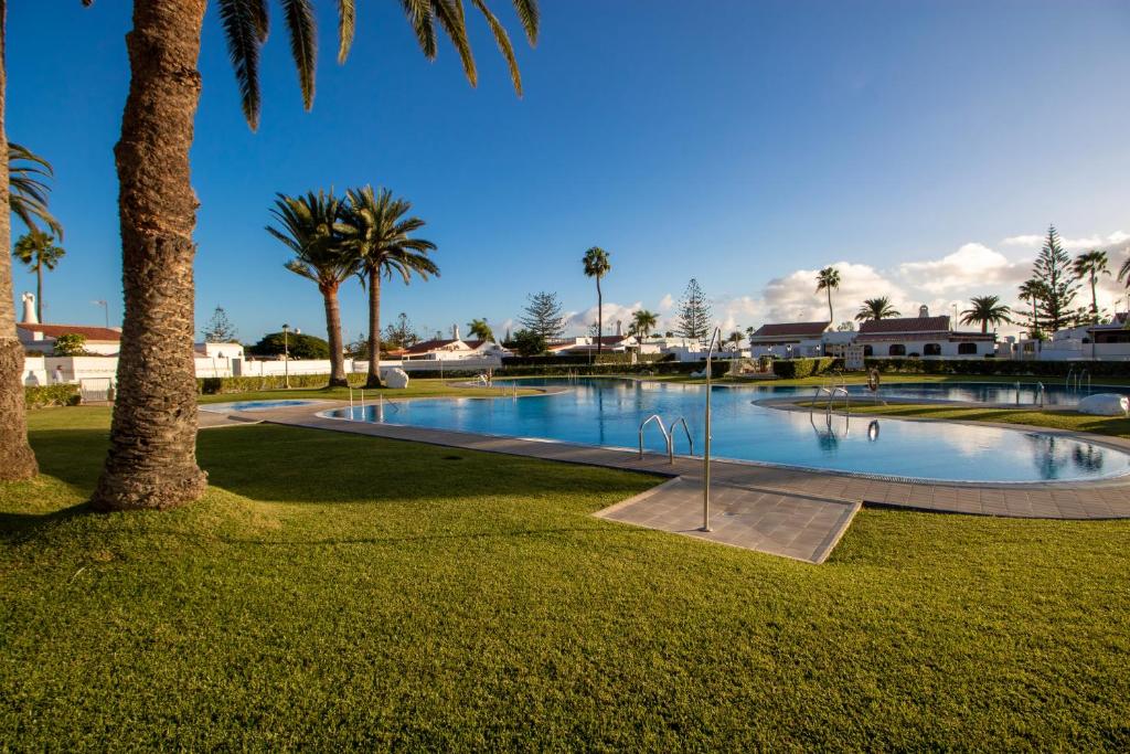 Comfortable Chalet with Garden & Solarium (Spanje Maspalomas ...
