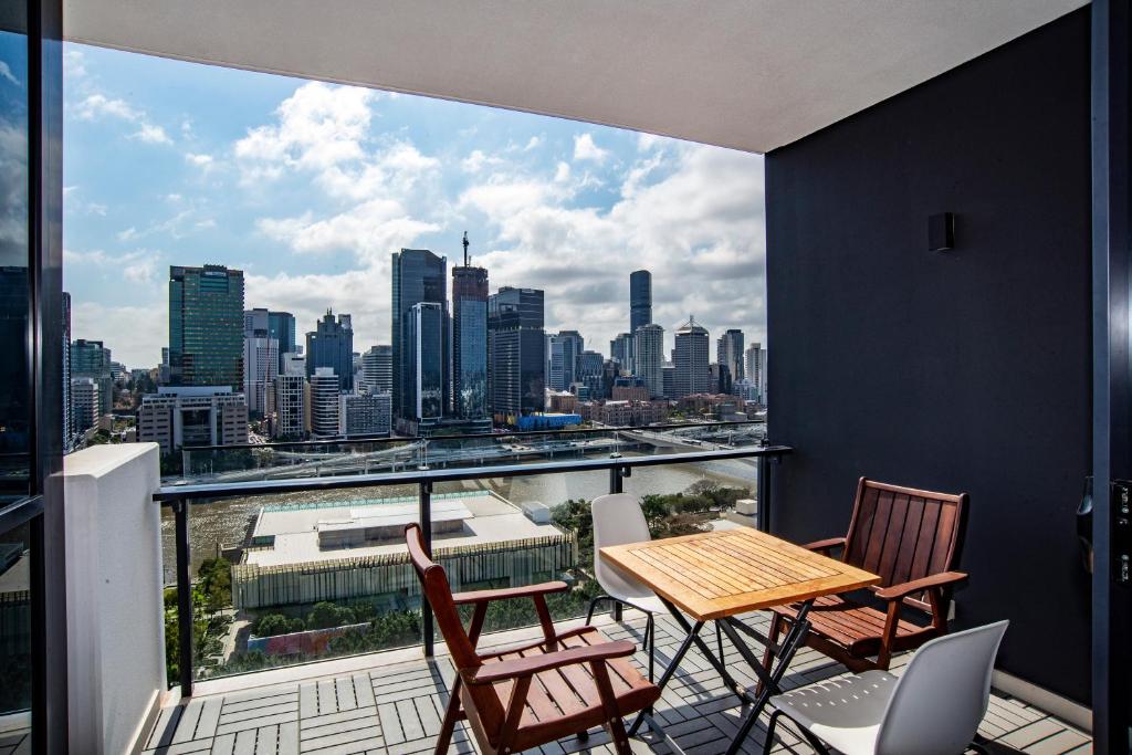 
Two Bedroom Two Bathroom City View Apartment
