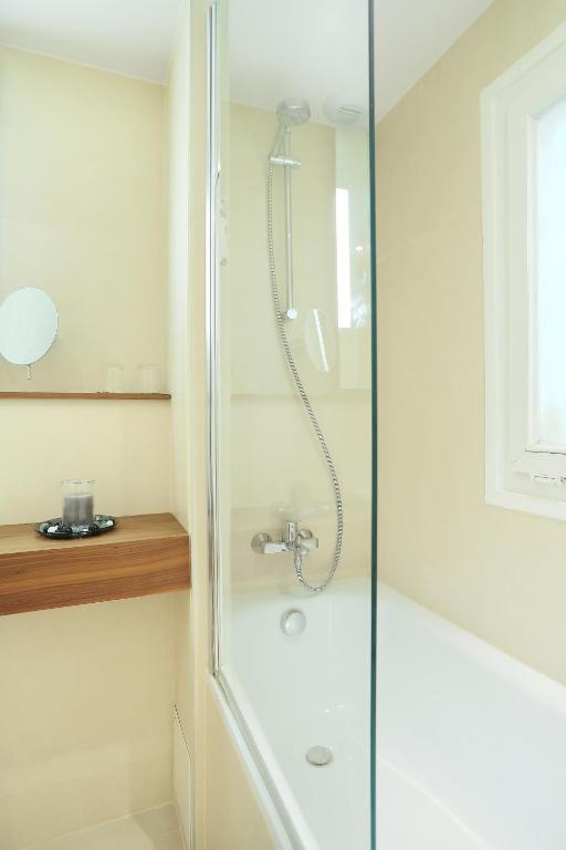 Maison Axel Opéra Paris