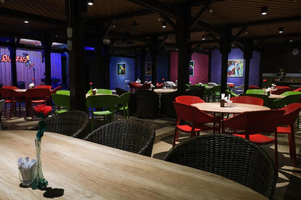 Restaurace v ubytování Arsela Hotel Pangkalan Bun