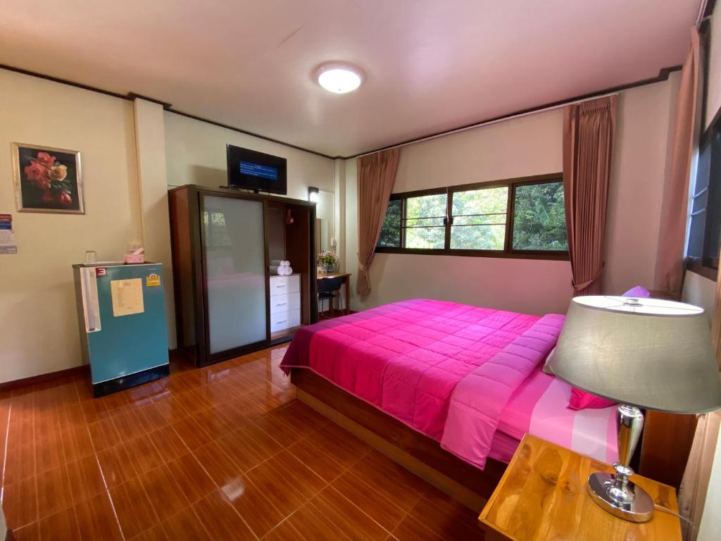 Yayee Homestay - 双人或双室，阳台和山景