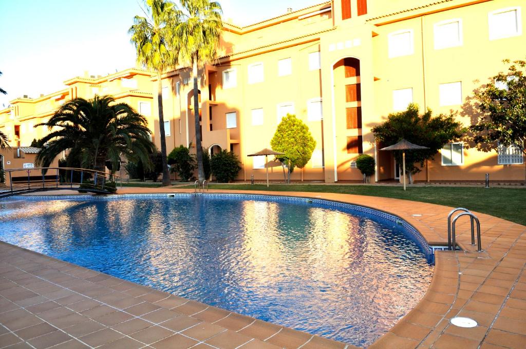 Imagen de la galería de Palm Beach, 2 dormitorios, playa 50m, by Bookindenia, en Denia