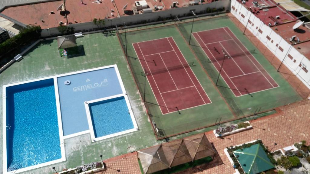 Tennis and/or squash facilities at GEMELOS 2 BIG VIEWS or nearby