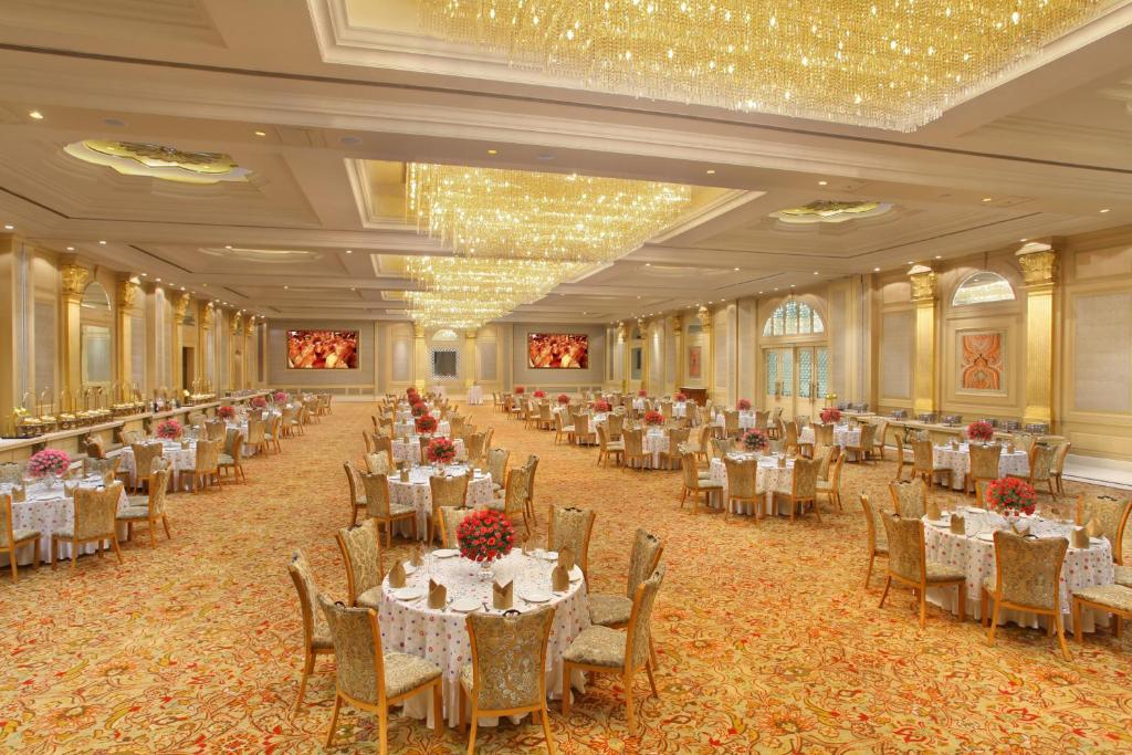 Seven Seas Hotel, New Delhi (updated prices 2025) - Booking.com