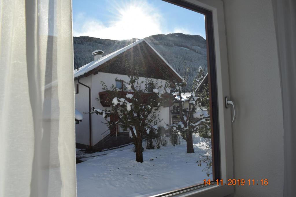 Nespecifikovaný výhled na hory nebo výhled na hory při pohledu z apartmánu