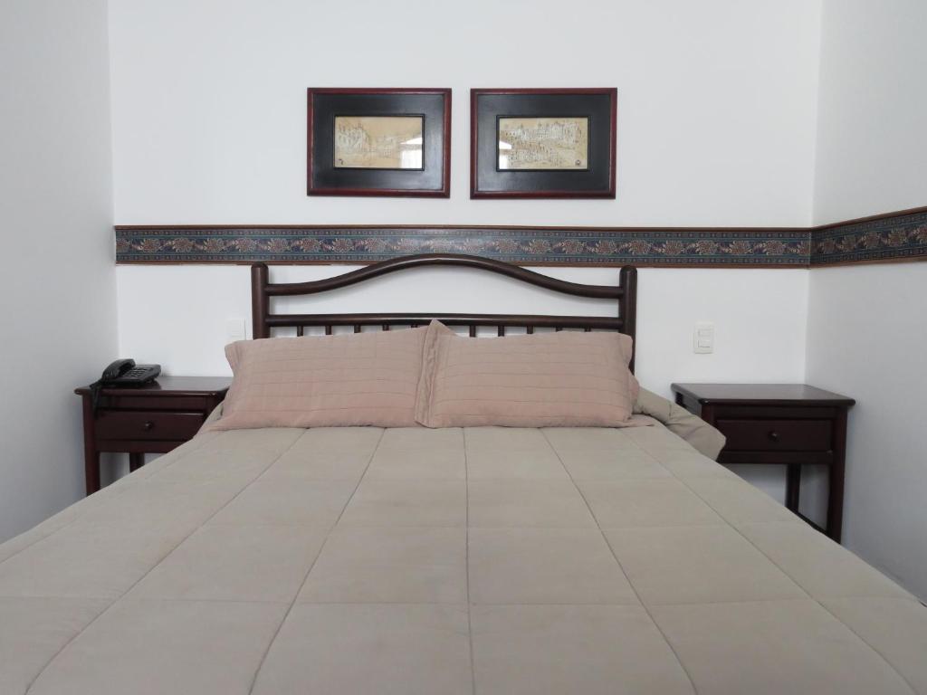  Hotel Colonial