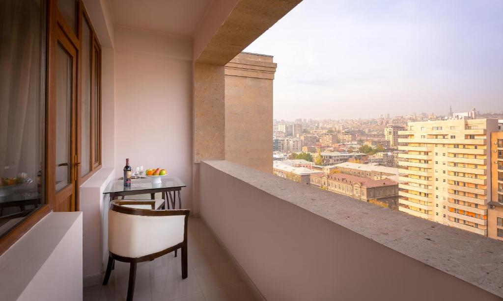 Balkón nebo terasa v ubytování 14 Floor Hotel