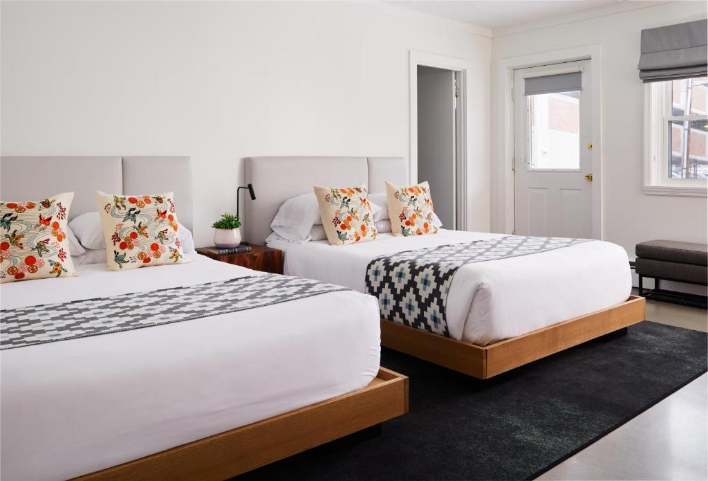Bluebird Spa City Motor Lodge - 