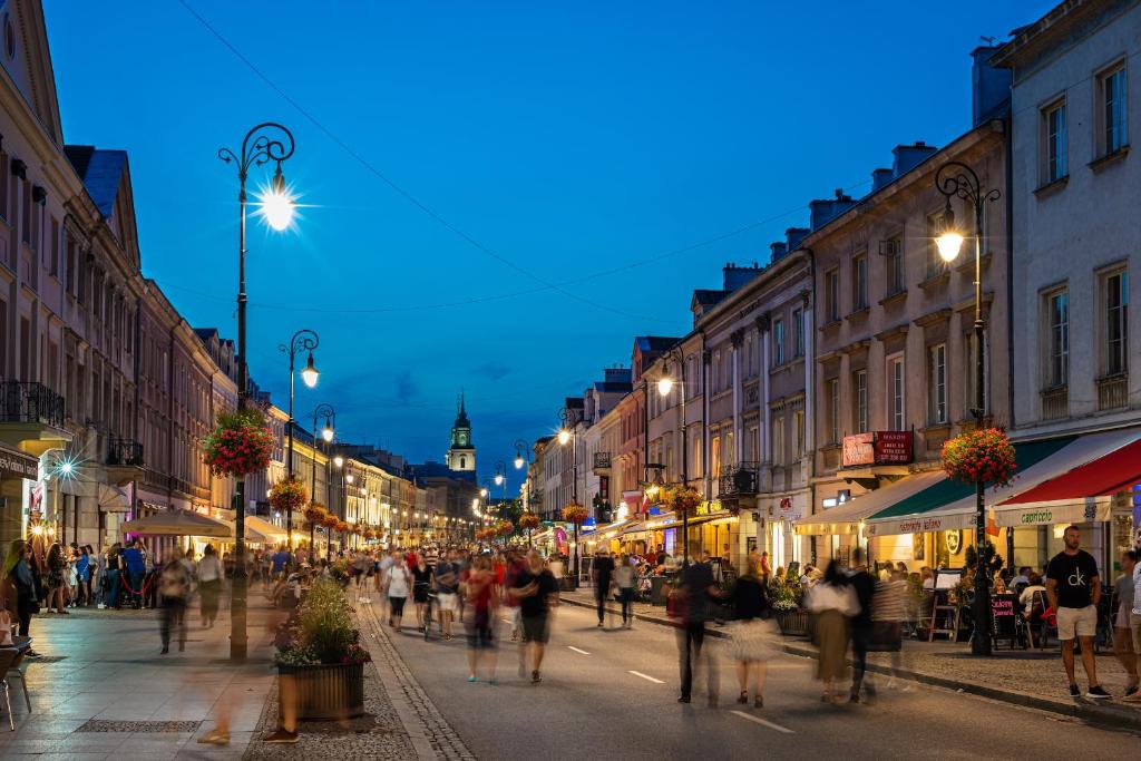 SLEEPWELL NOWY SWIAT - wejscie przez dziedziniec - brama Ordynacka 14 - Resim 38