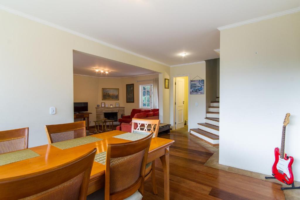  casa 4 quartos em condominio e internet excelente