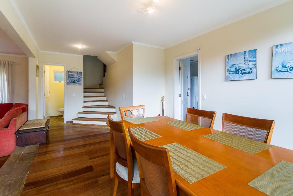  casa 4 quartos em condominio e internet excelente