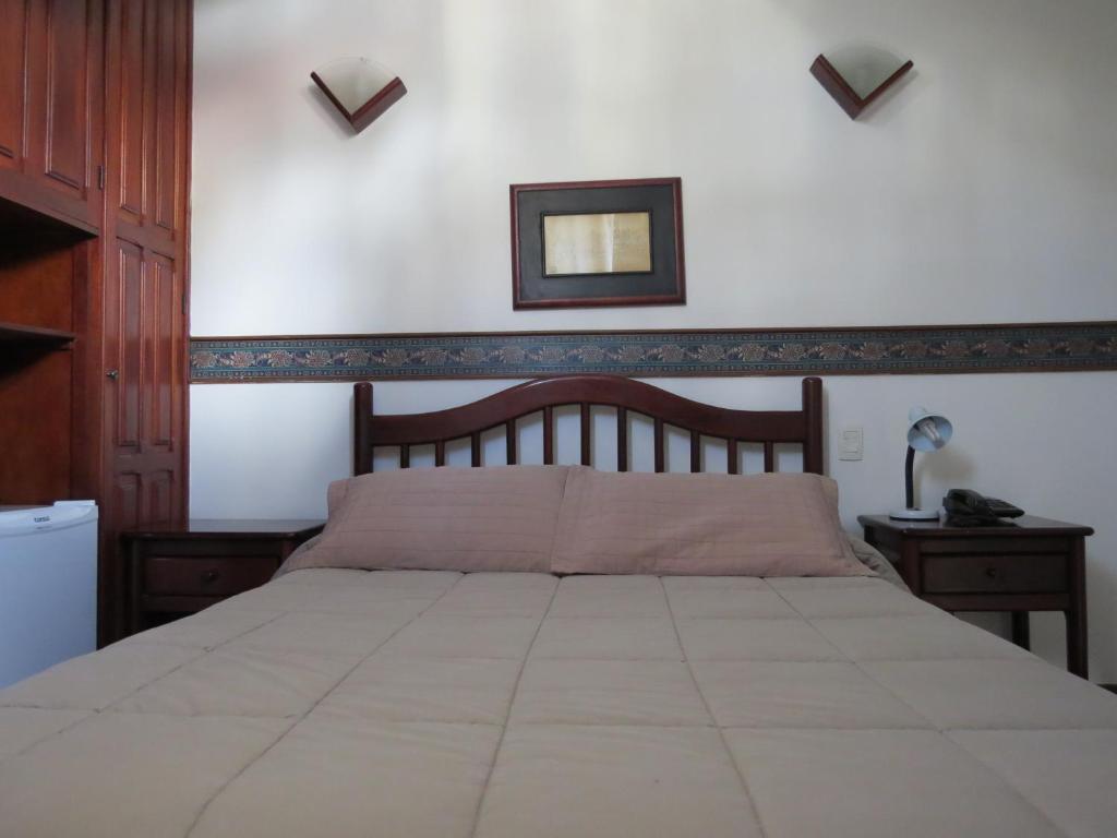  Hotel Colonial