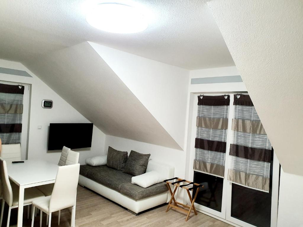 Kempf Apartments - 3