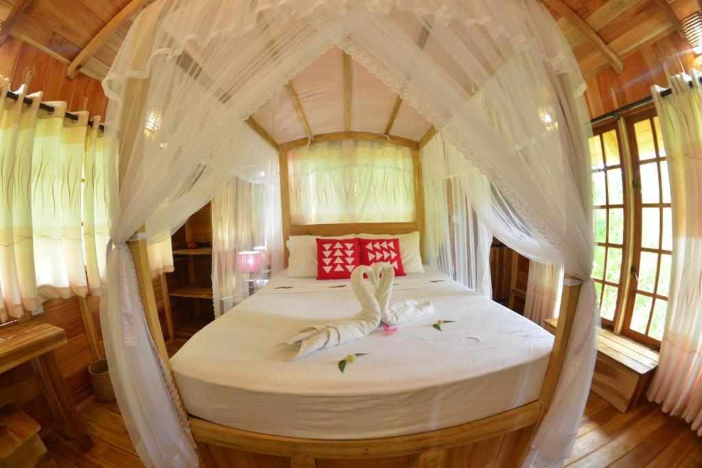 Habarana Tree House Ambasewana Resort - 7