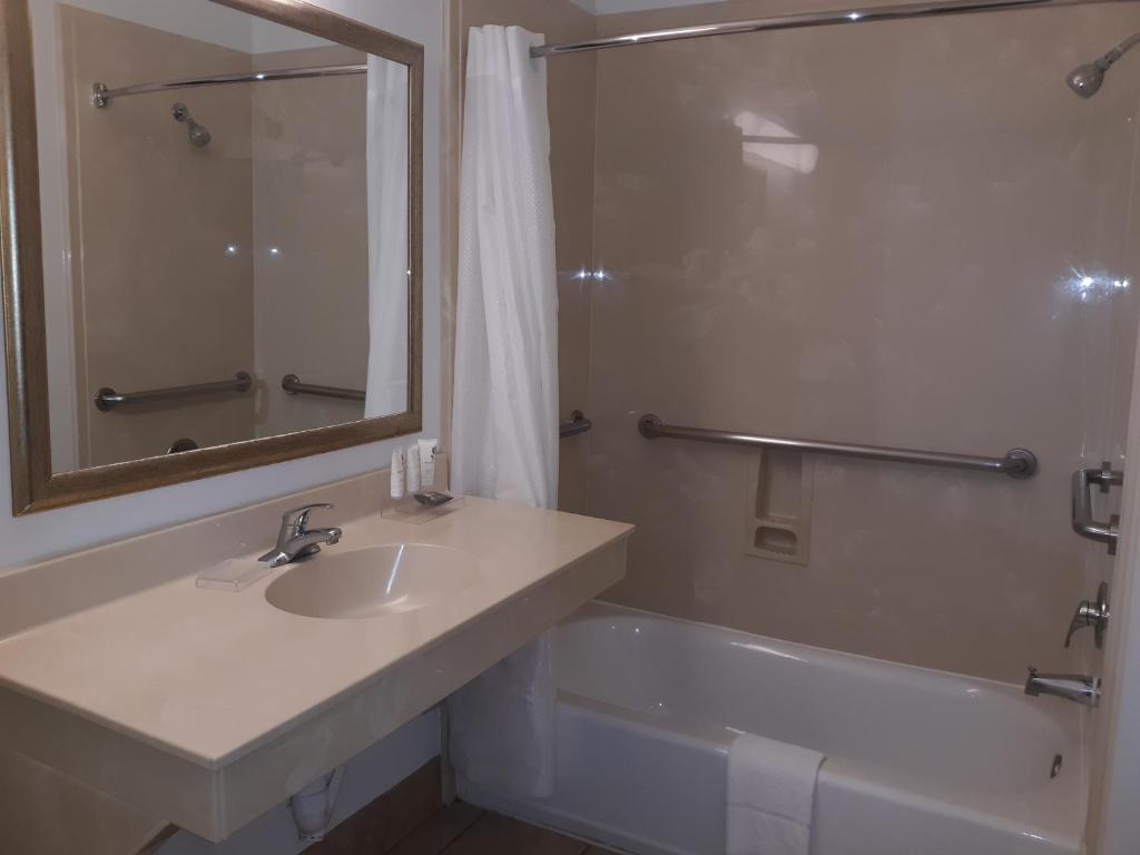 Country Inn & Suites by Radisson, Round Rock, TX - King Kamer - Toegang Voor Slechthorenden