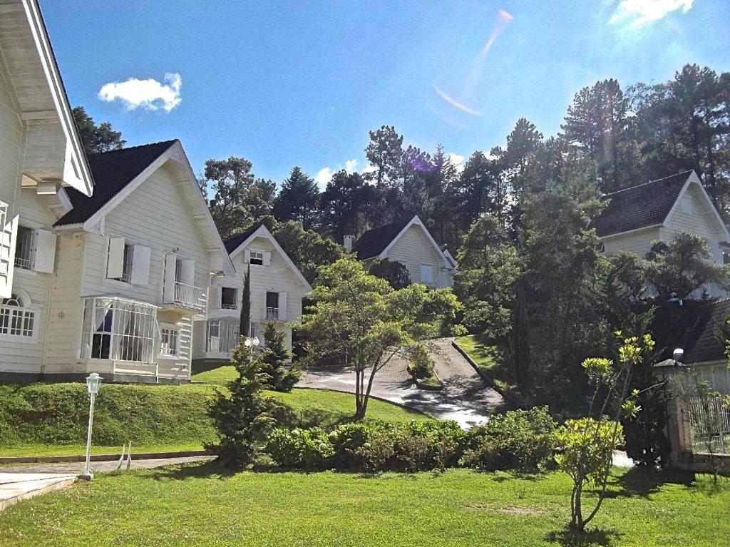  casa 4 quartos em condominio e internet excelente