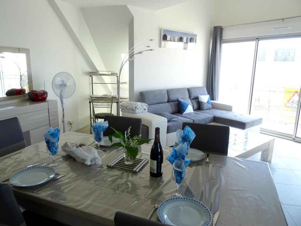 Ruang duduk di Appartement convivial à Berck avec vue sur mer (72m²) + Balcon