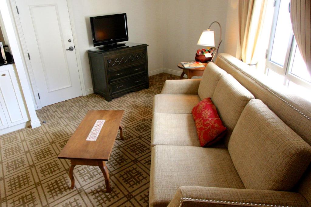 Fairmont Tremblant - Deluxe King Room Met Zitgedeelte En Bankbed