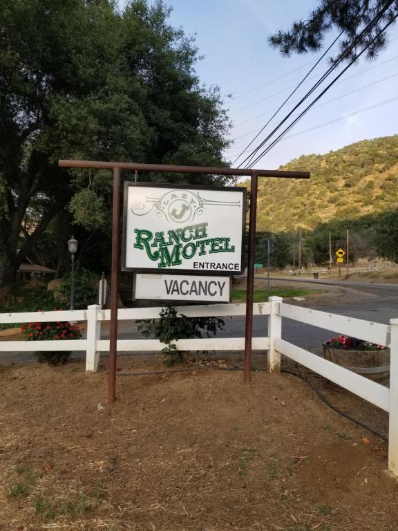 Lazy J Ranch Motel — photo 13