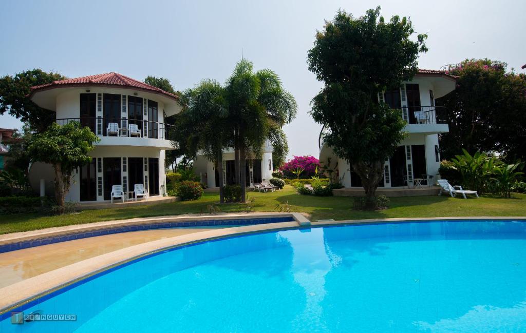 Bazén v ubytování Mango Spa & Resort nebo v jeho okolí