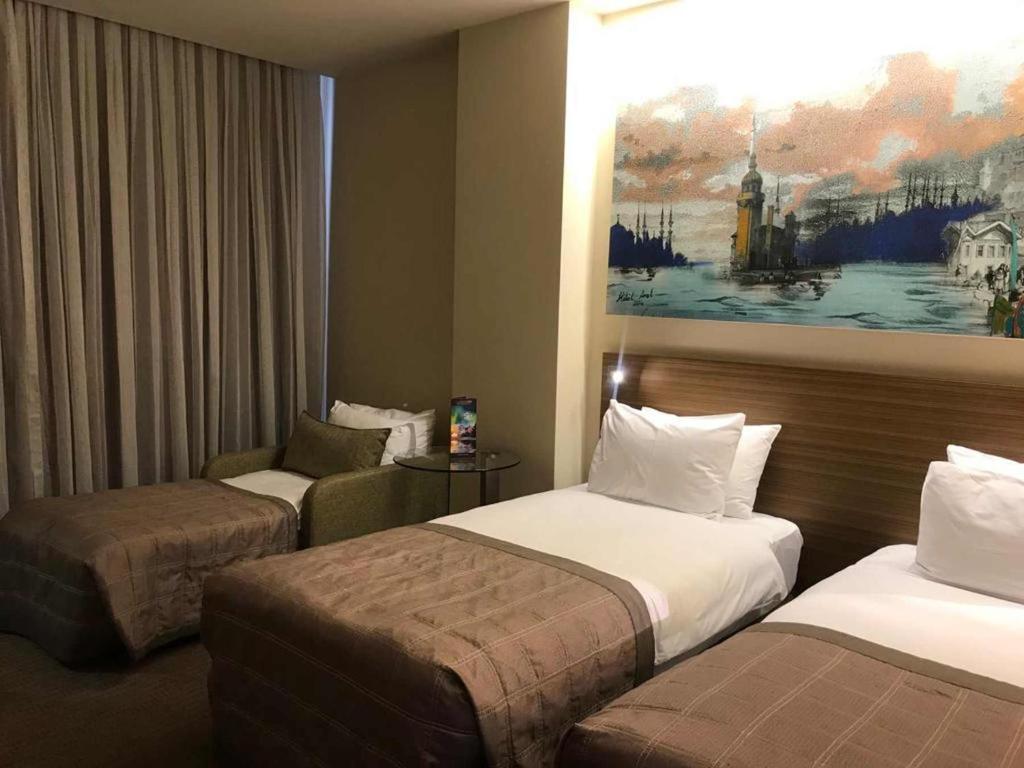Gorrion Hotel Istanbul - Triple Room