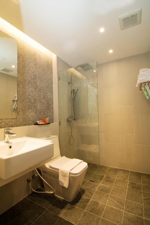 Ein Badezimmer in der Unterkunft Baan Karon Resort