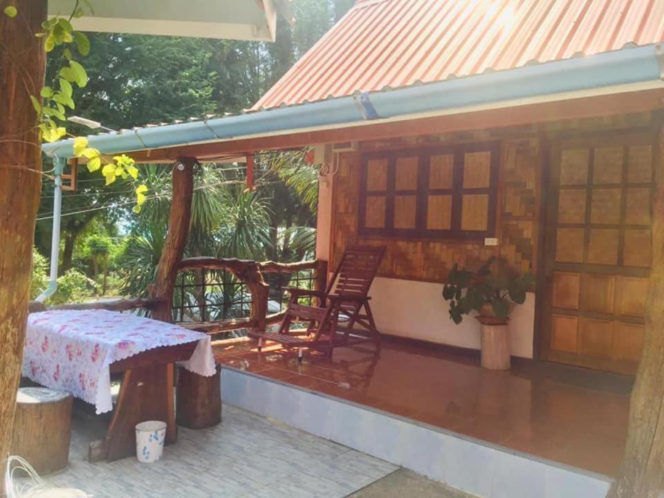 Balkón nebo terasa v ubytování Yayee Homestay