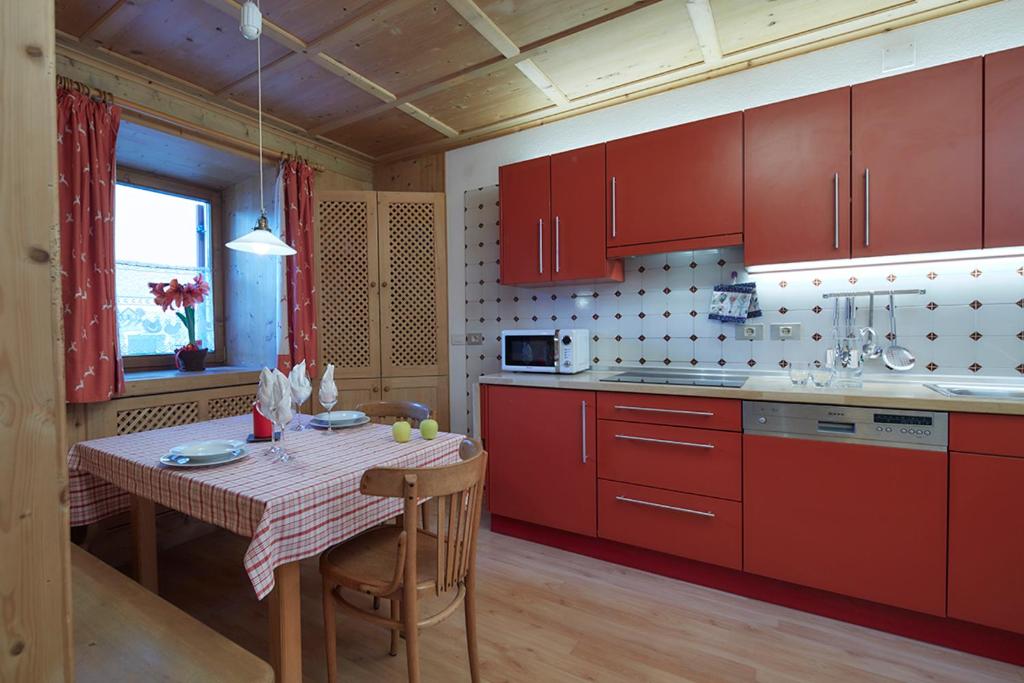 A kitchen or kitchenette at Villa Christina