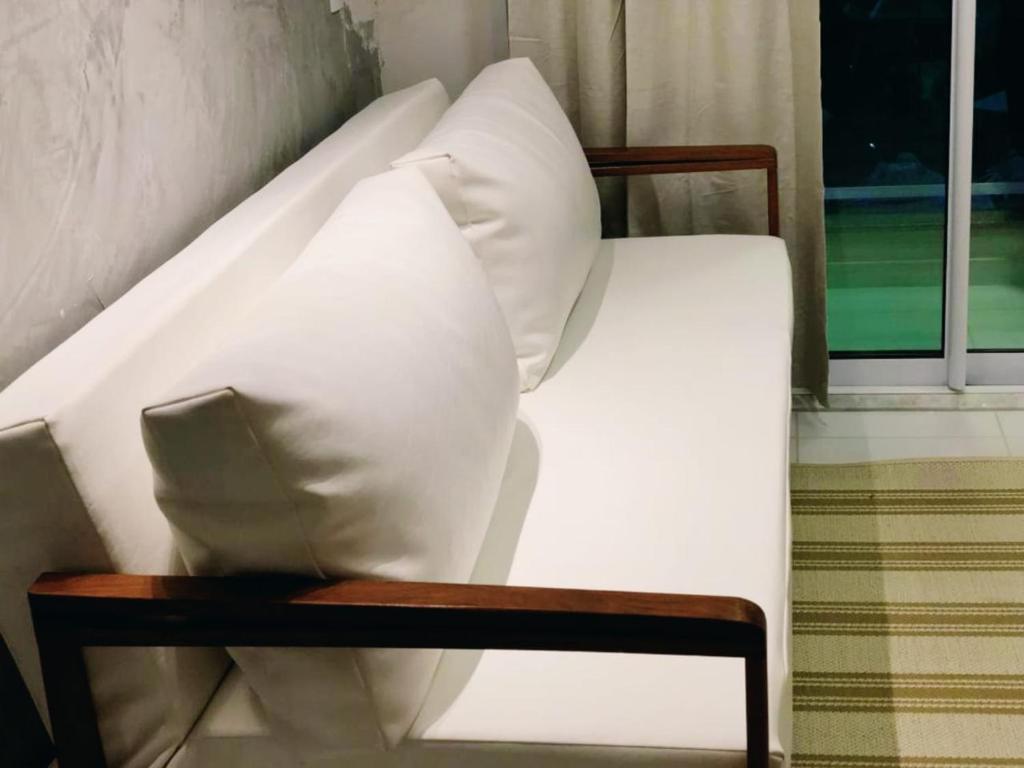  Palm Acqua Resort