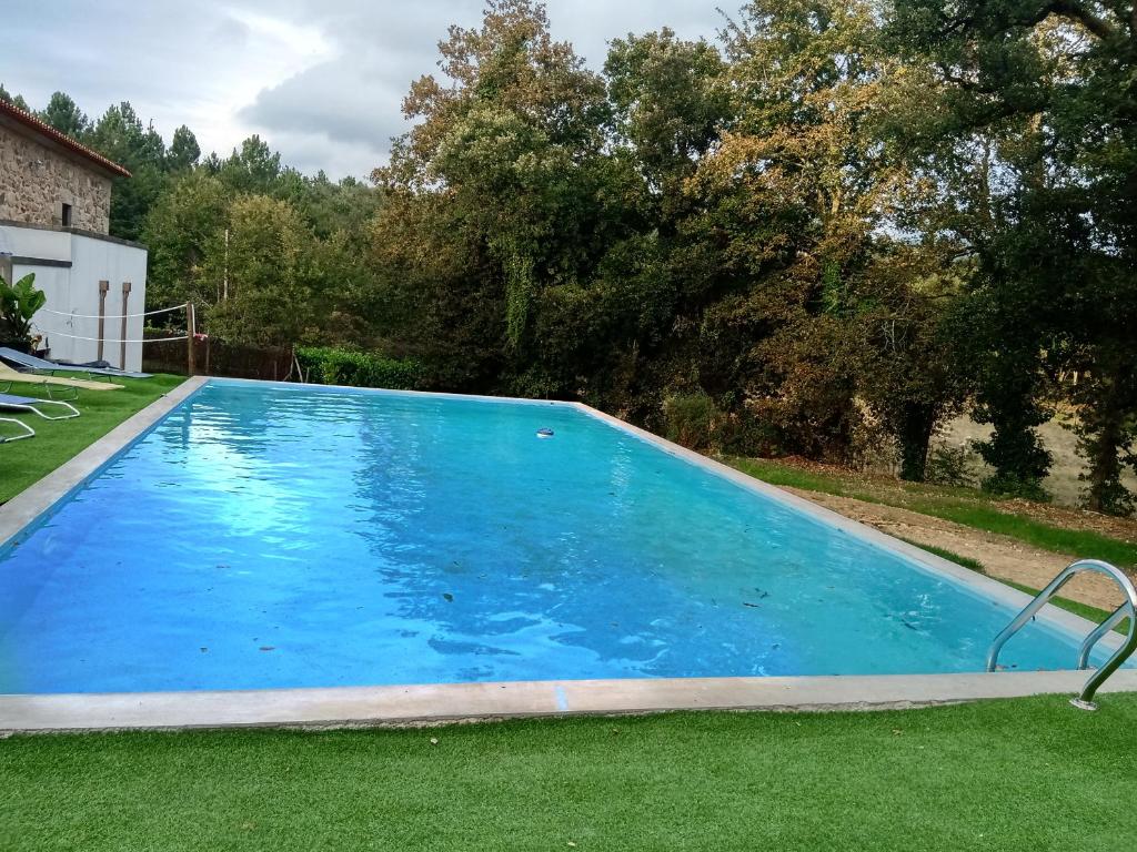Bazén v ubytování Quinta da Gandra nebo v jeho okolí