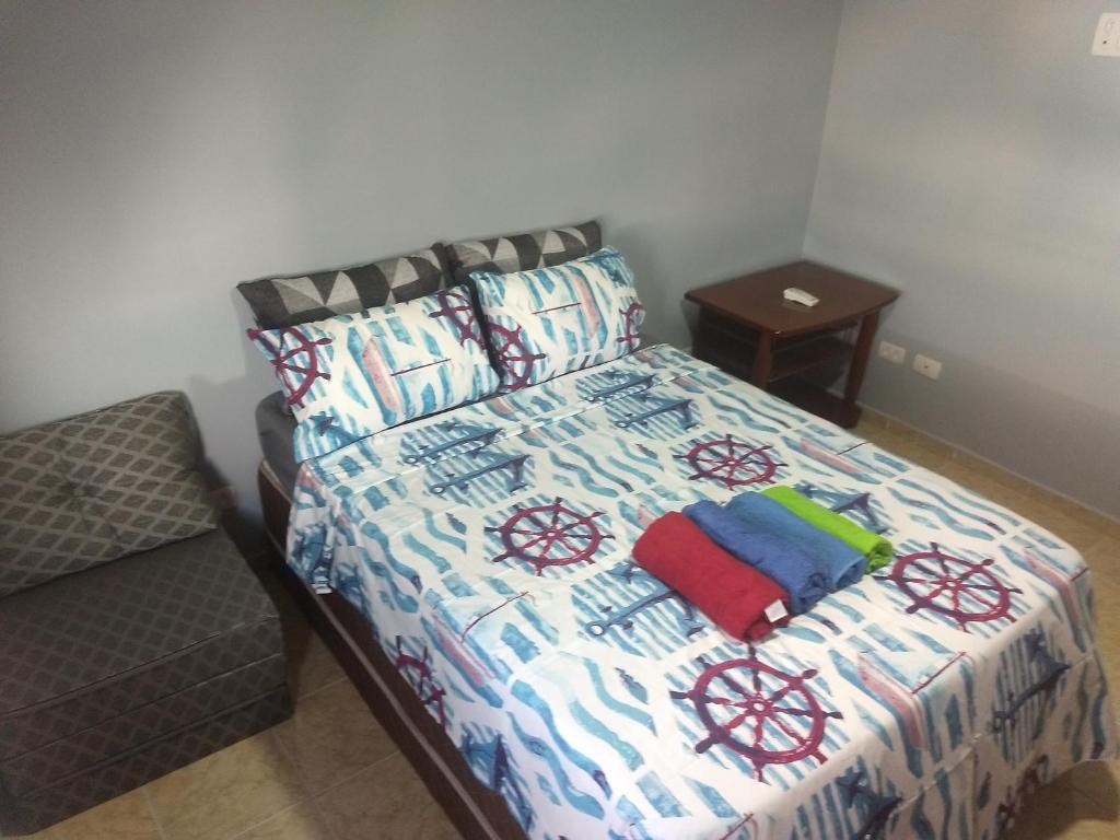  Apartamento Amplo. 1 quarto. 5 quadras da praia