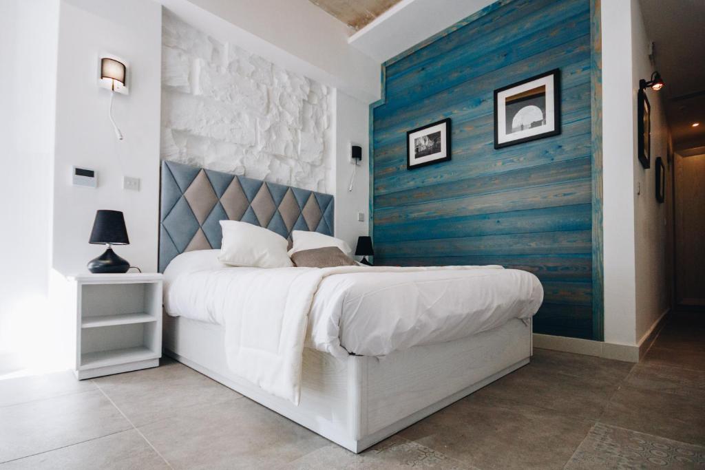 Valletta Collection - Ordinance Suites - 1