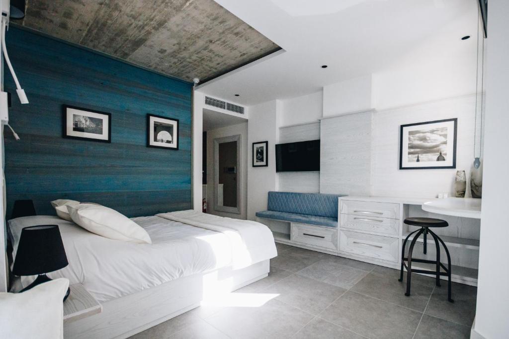 Valletta Collection - Ordinance Suites - 9