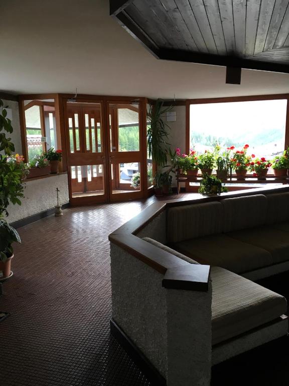 Zdjęcie z galerii obiektu Giomein appartamento sulle piste , CIR 0280 w mieście Breuil-Cervinia