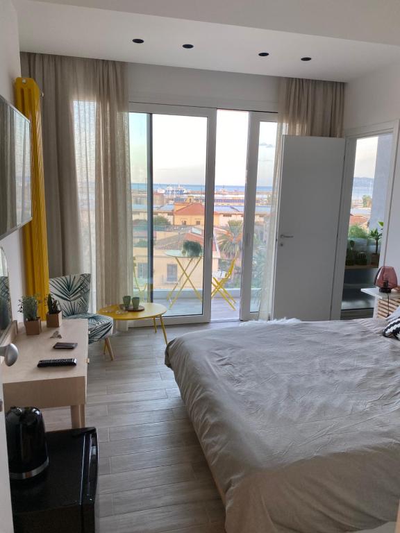 Seaview Apartments - Double Room With Sea View