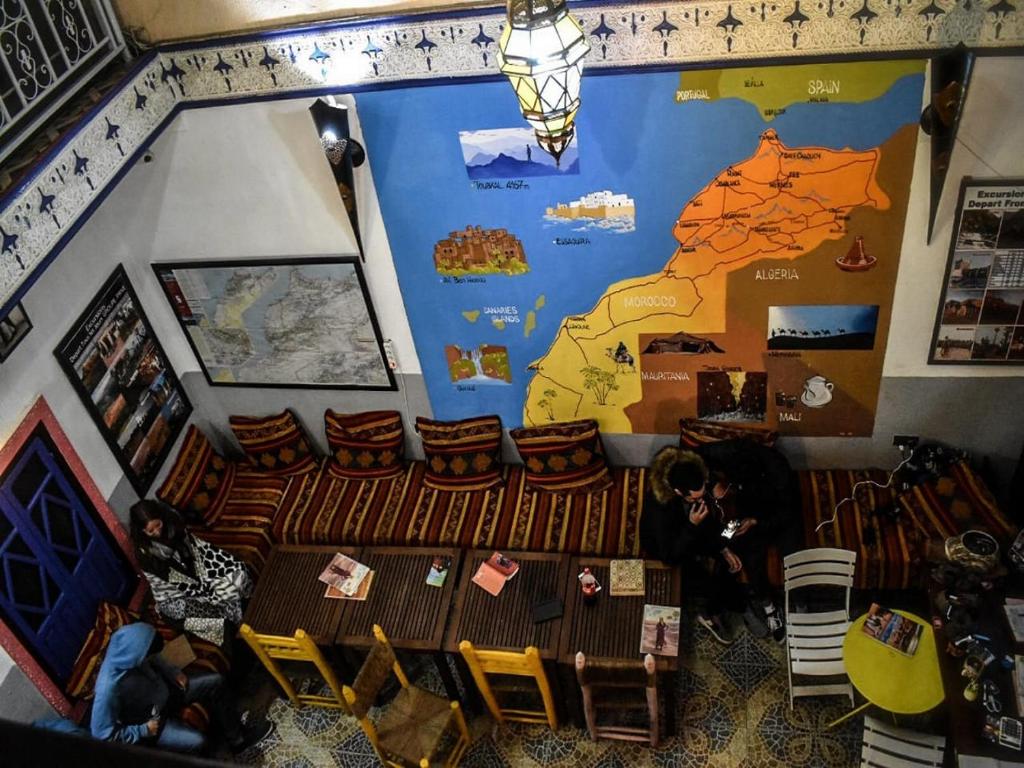 Posezení v ubytování Kasbah Red Castel Hostel