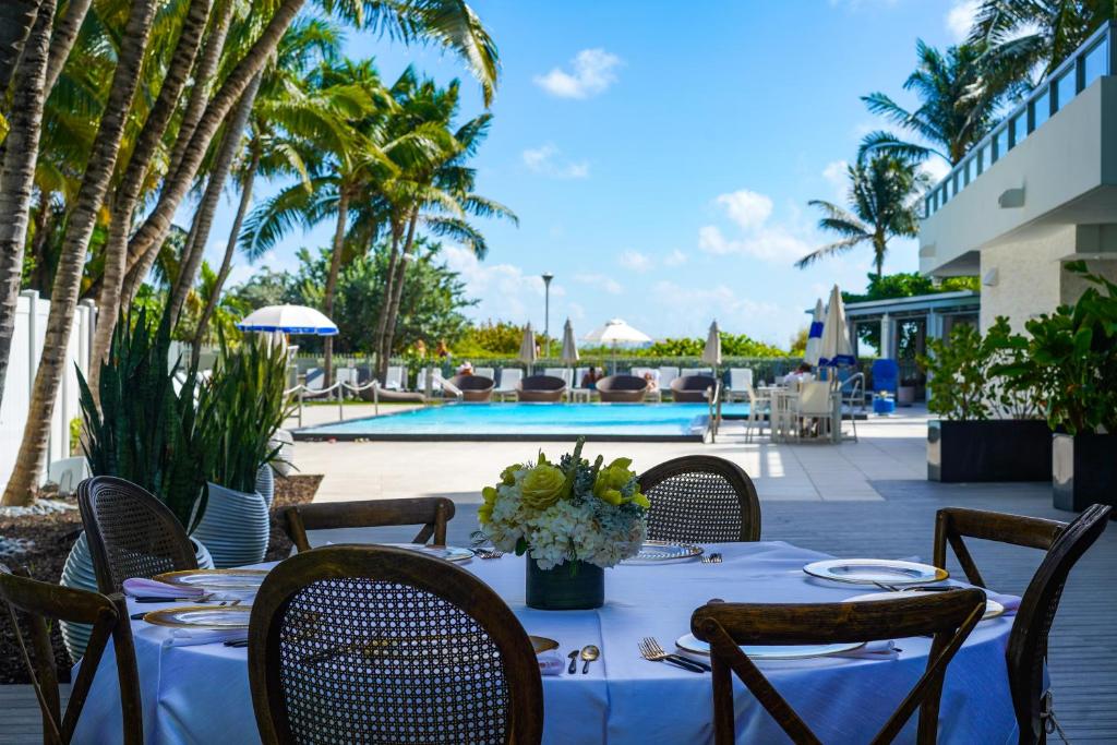 Bazén v ubytování The Sagamore Hotel South Beach nebo v jeho okolí