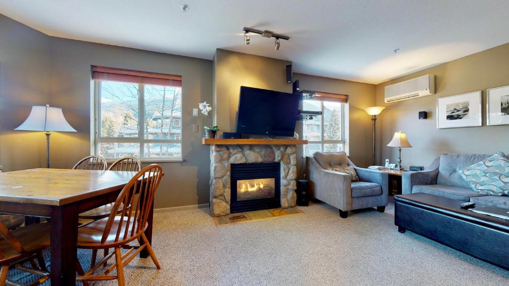 Posezení v ubytování Whistler Blackcomb Vacation Rentals - Village North