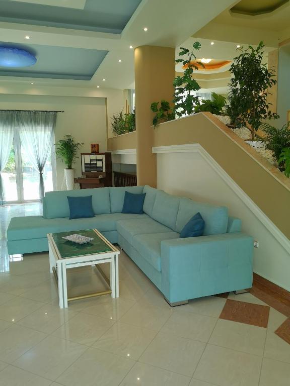 Posedenie v ubytovaní Louis Luxury Villa by living in blue