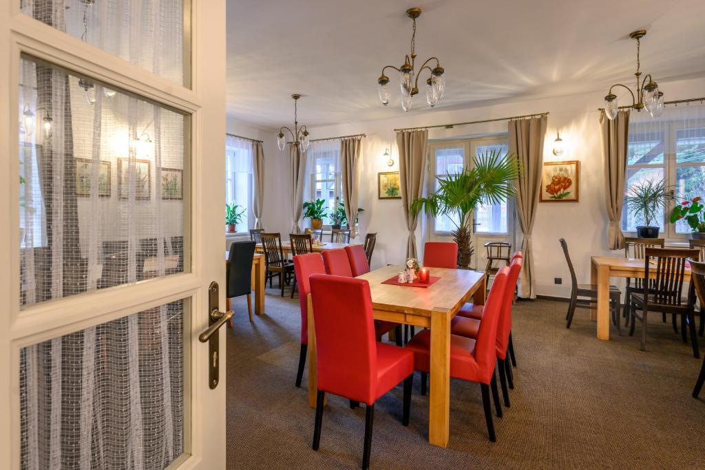 Posezení v ubytování MAXMILLIAN Pension & Restaurant