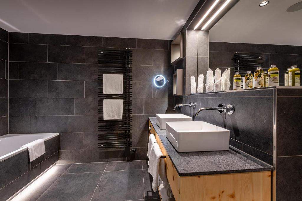 Koupelna v ubytování Hotel das Zwölferhaus
