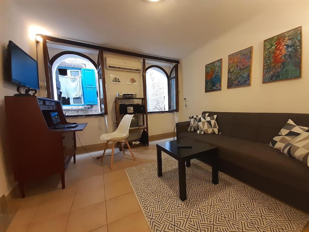 Telewizja i/lub zestaw kina domowego w obiekcie Apartment Zdenac Lux