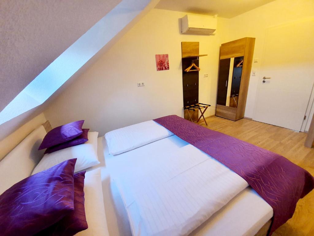 Kempf Apartments - 12