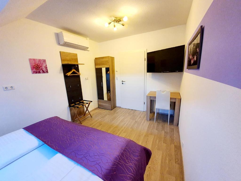 Kempf Apartments - 13