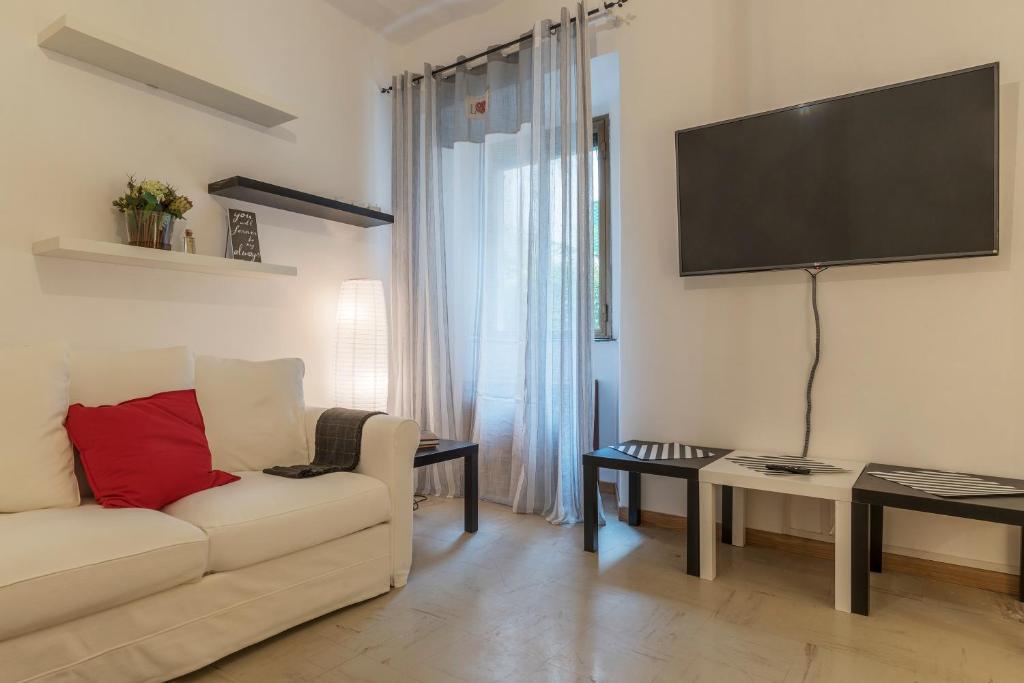 Telewizja i/lub zestaw kina domowego w obiekcie Ad un passo da Villa Borghese Apartment